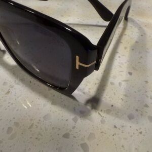 Tom Ford Style 1153 Redford sunglasses shiny black beautiful